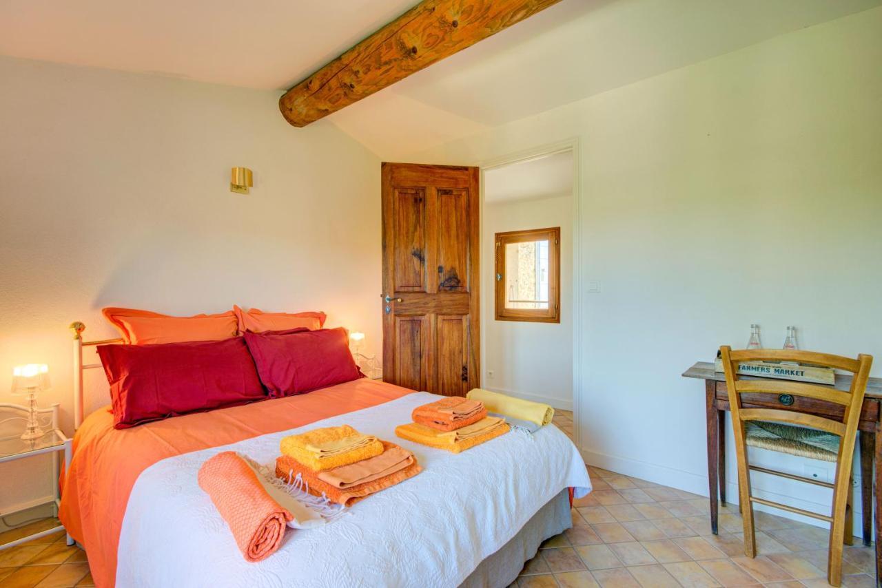 Les Chambres Du Perussier Cucuron Exteriér fotografie